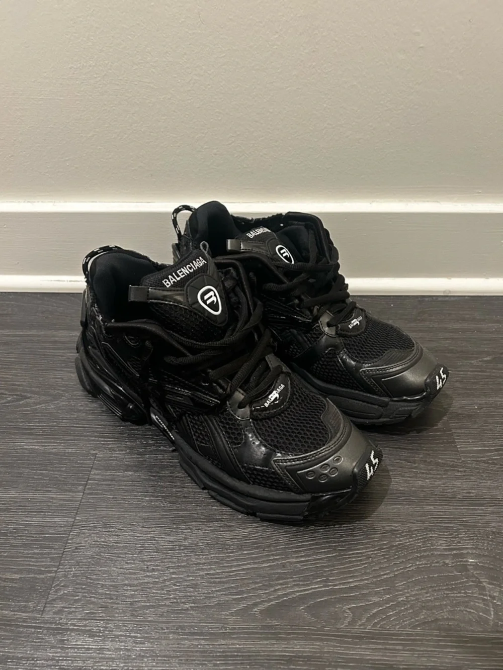 Balenciaga Runners - Picture 2 of 6
